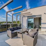 Bella Villa Bale
